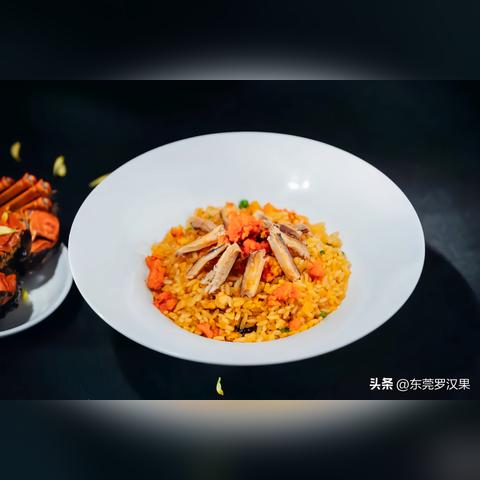 五彩锦绣炒饭，融合创新与传统的美味佳肴